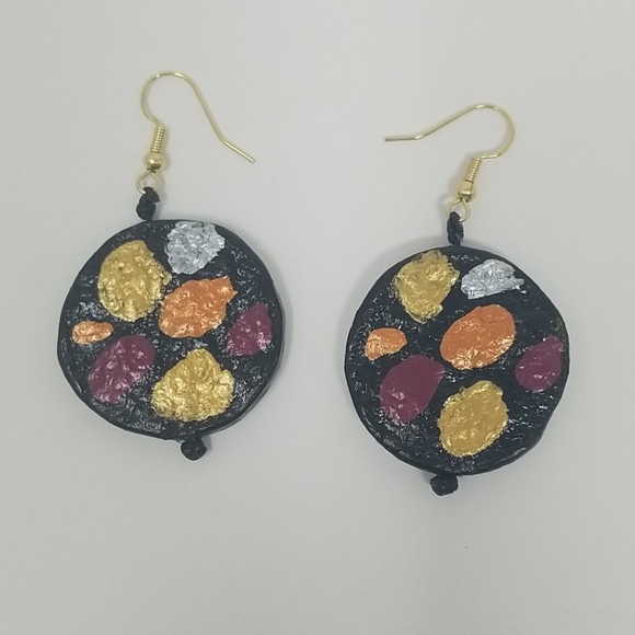 Handmade recycled paper set necklace and earrings. - Picture 5 of 5